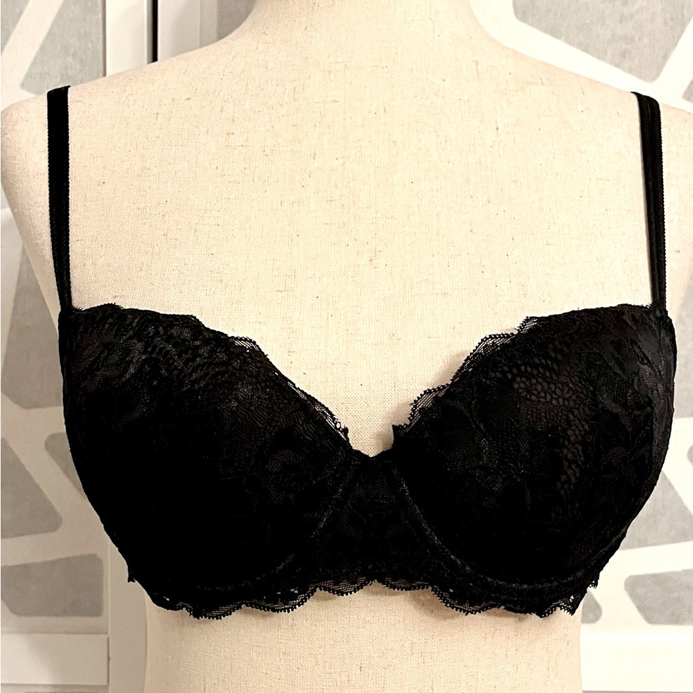 Victoria’s Secret 36B Black Lacey Push Up Bra New w/ Tags